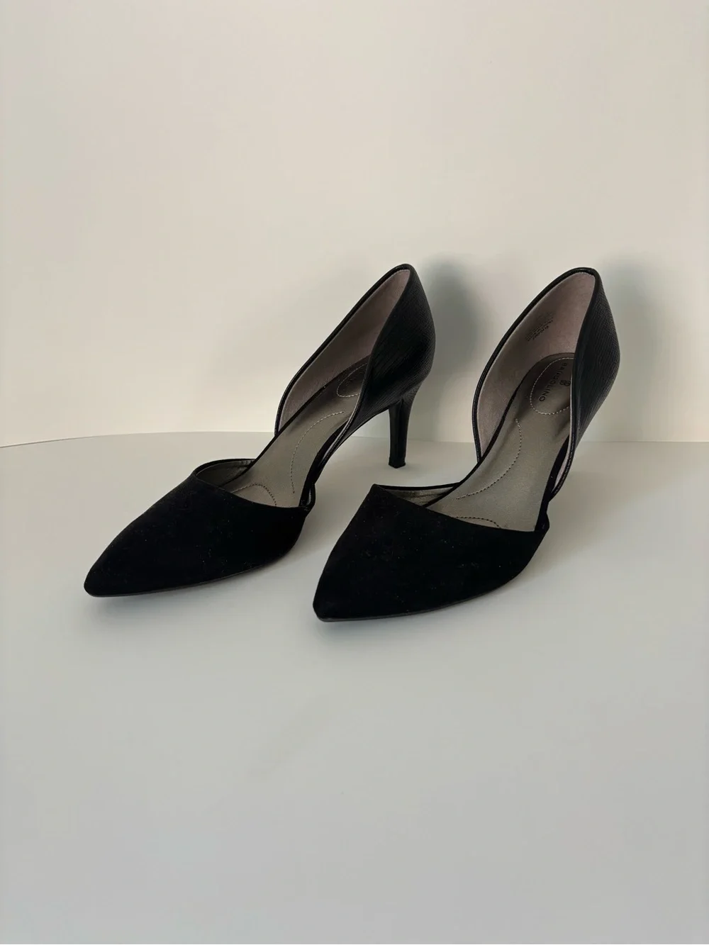 Women's Bandolino Pointed D'Orsay Heels in Black
